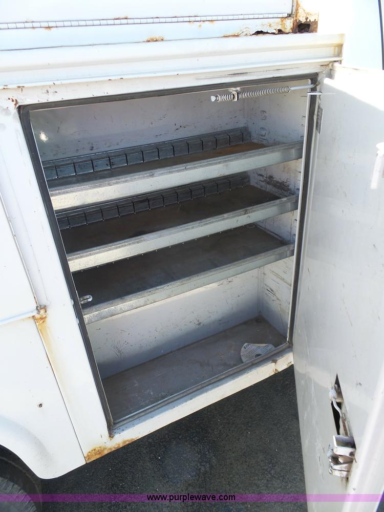 image for item K7903 2003 Ford F250 Super Duty utility truck