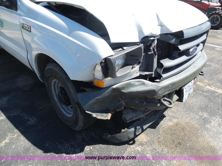 image for item K7903 2003 Ford F250 Super Duty utility truck