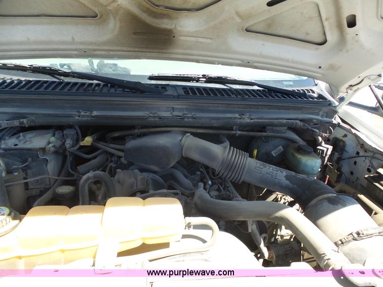 image for item K7903 2003 Ford F250 Super Duty utility truck