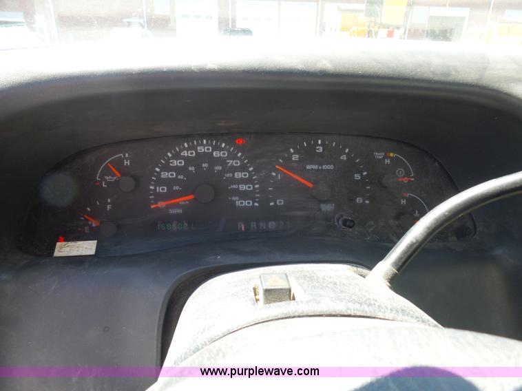 image for item K7903 2003 Ford F250 Super Duty utility truck