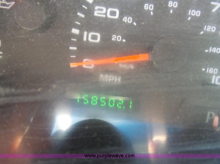 image for item K7903 2003 Ford F250 Super Duty utility truck