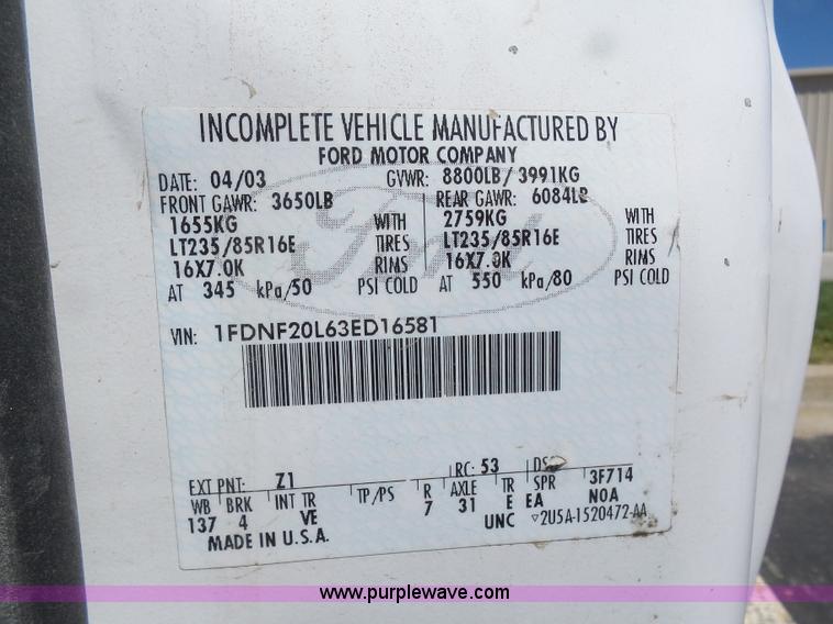 image for item K7903 2003 Ford F250 Super Duty utility truck