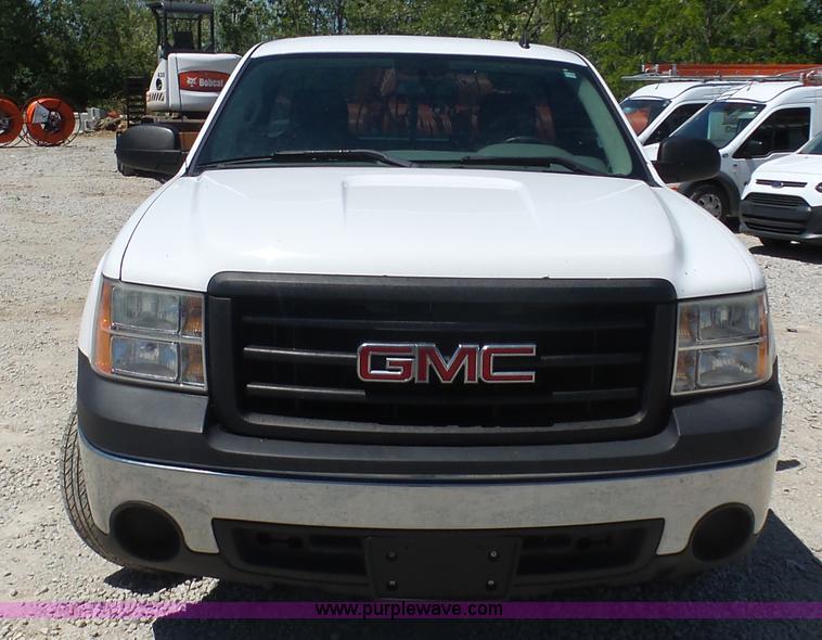 image for item K7907 2008 GMC Sierra 1500 pickup truck