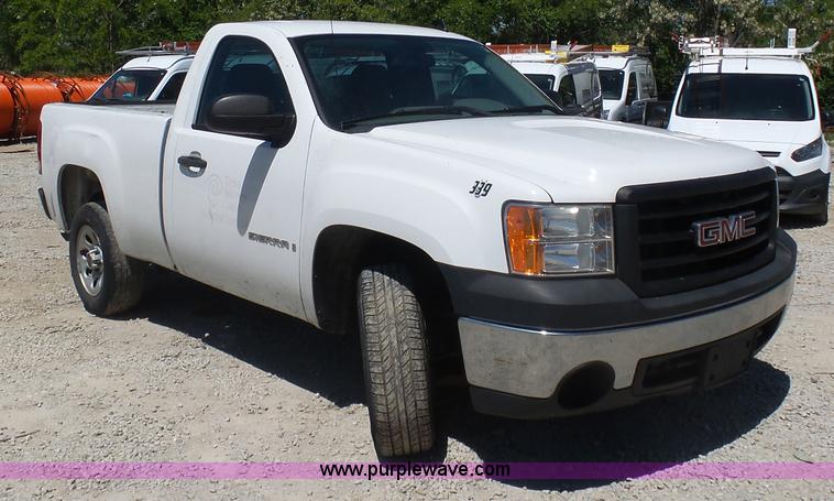 image for item K7907 2008 GMC Sierra 1500 pickup truck