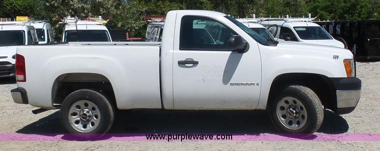 image for item K7907 2008 GMC Sierra 1500 pickup truck
