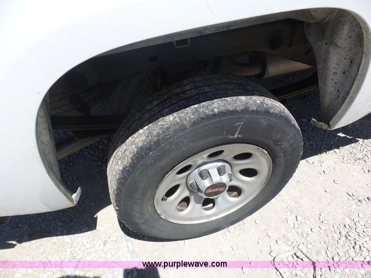 image for item K7907 2008 GMC Sierra 1500 pickup truck