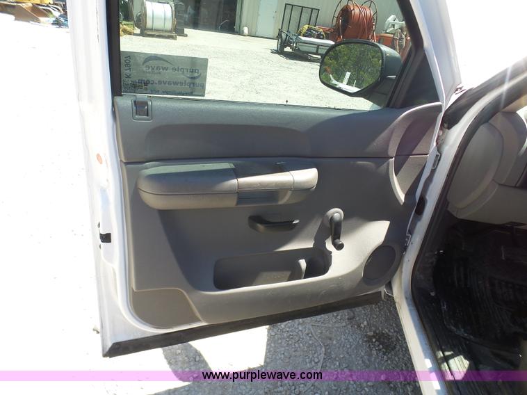 image for item K7907 2008 GMC Sierra 1500 pickup truck