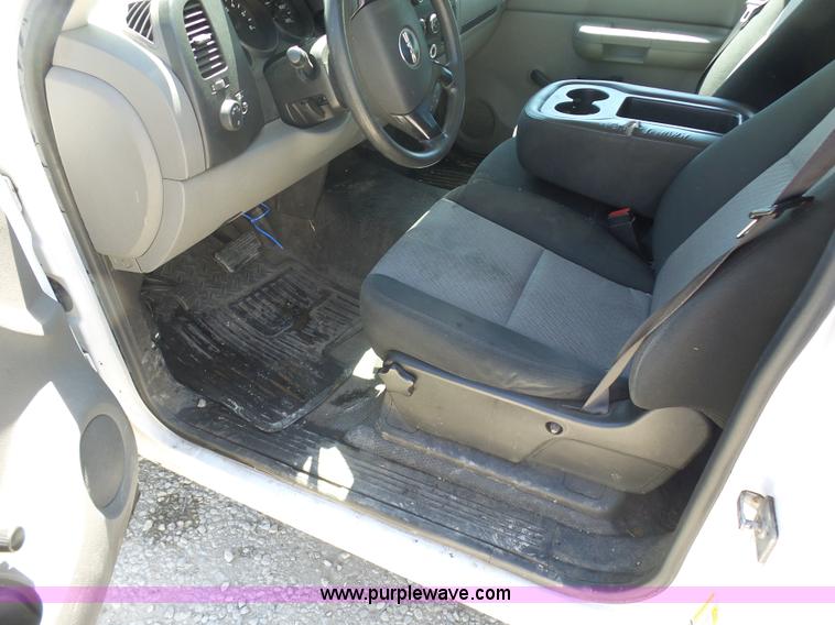 image for item K7907 2008 GMC Sierra 1500 pickup truck