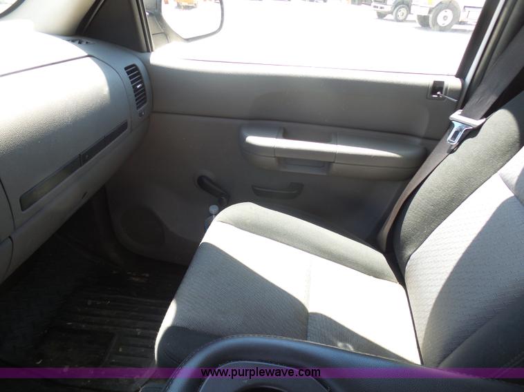 image for item K7907 2008 GMC Sierra 1500 pickup truck