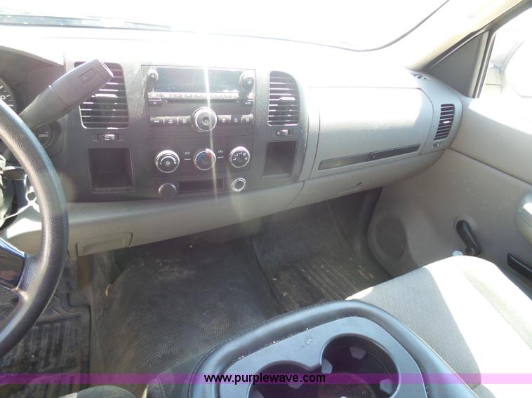 image for item K7907 2008 GMC Sierra 1500 pickup truck