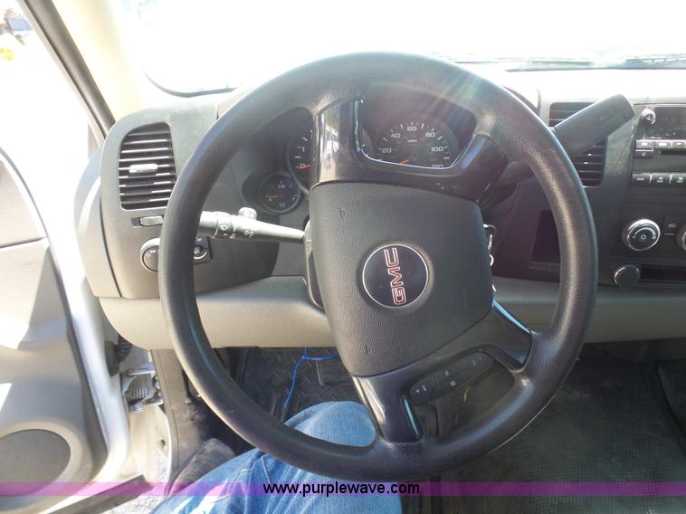 image for item K7907 2008 GMC Sierra 1500 pickup truck