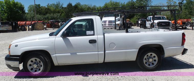 image for item K7908 2005 Chevrolet 1500 pickup truck