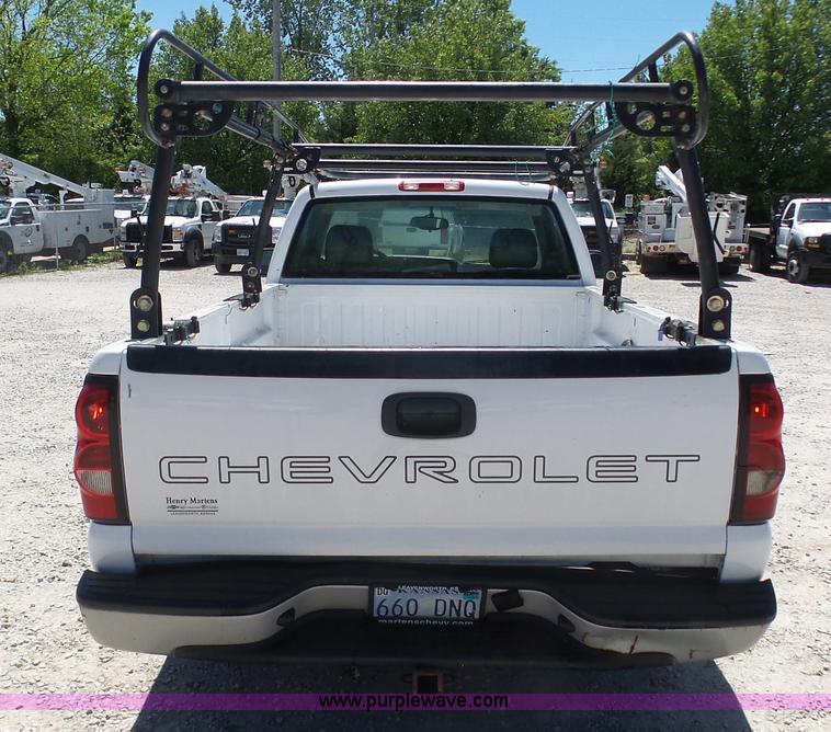 image for item K7908 2005 Chevrolet 1500 pickup truck