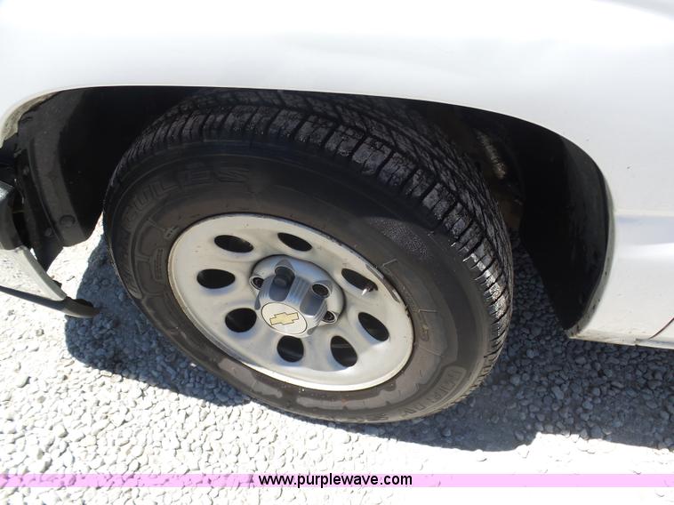 image for item K7908 2005 Chevrolet 1500 pickup truck