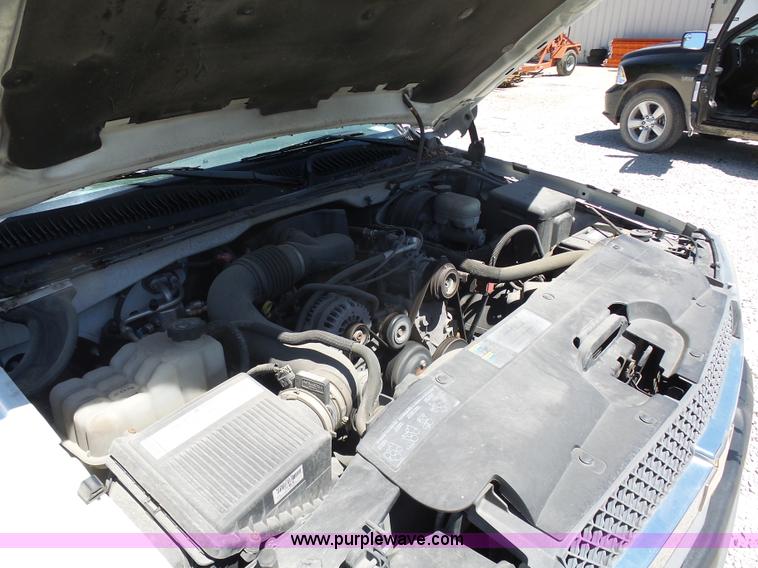 image for item K7908 2005 Chevrolet 1500 pickup truck