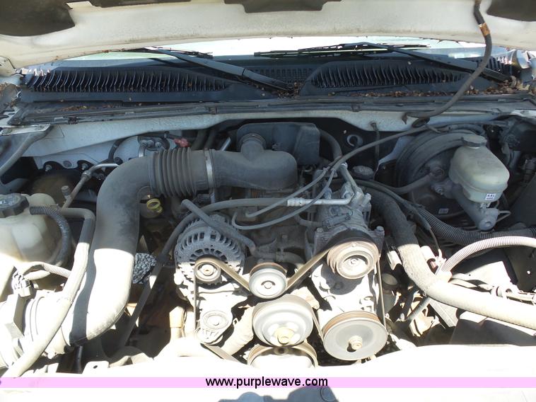 image for item K7908 2005 Chevrolet 1500 pickup truck