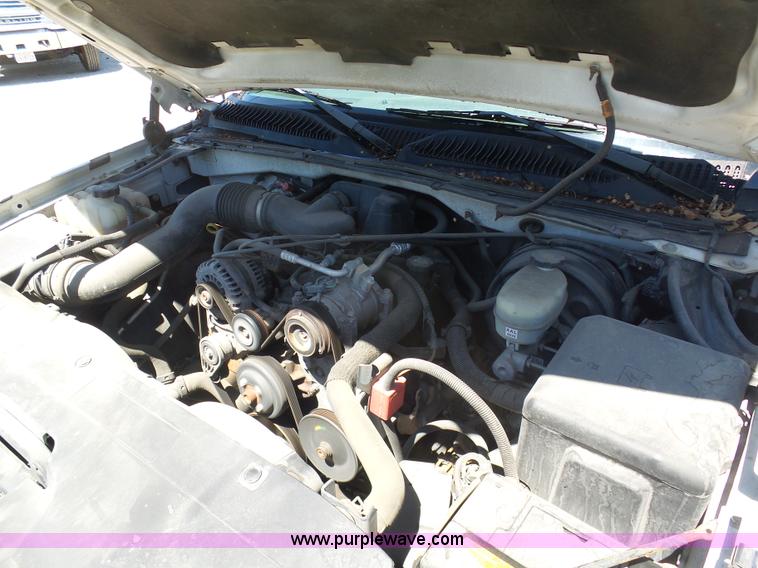 image for item K7908 2005 Chevrolet 1500 pickup truck