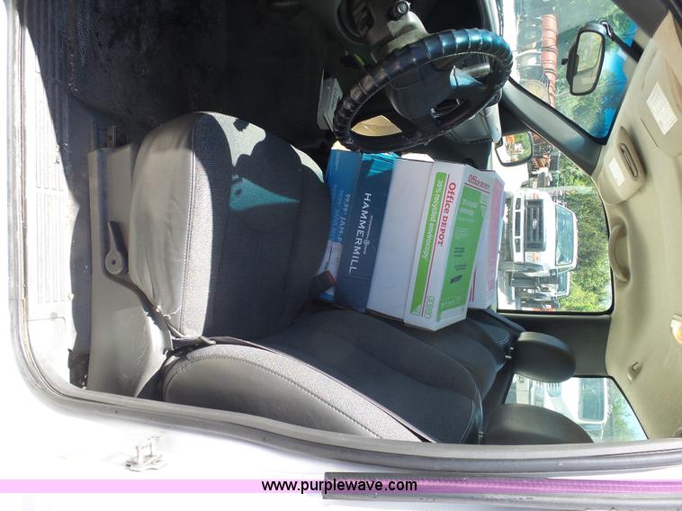 image for item K7908 2005 Chevrolet 1500 pickup truck