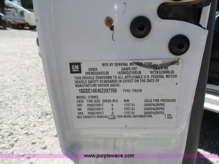 image for item K7908 2005 Chevrolet 1500 pickup truck