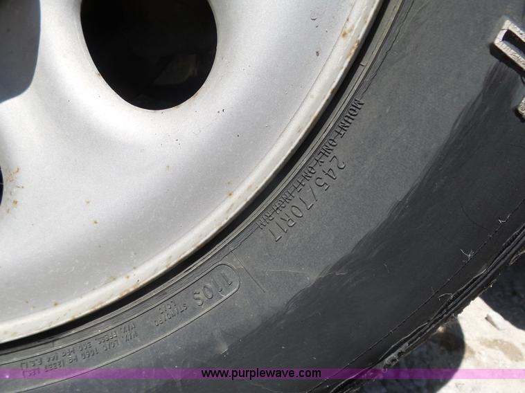 image for item K7912 2006 Chevrolet Silverado 1500 pickup truck