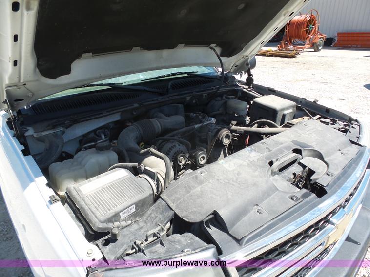 image for item K7912 2006 Chevrolet Silverado 1500 pickup truck