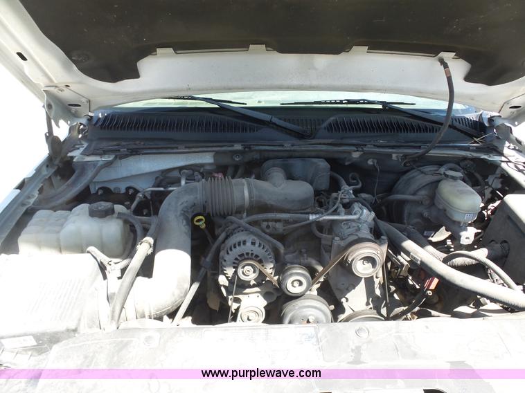 image for item K7912 2006 Chevrolet Silverado 1500 pickup truck