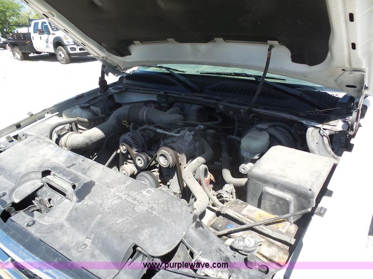 image for item K7912 2006 Chevrolet Silverado 1500 pickup truck