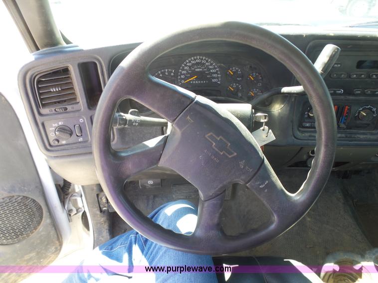 image for item K7912 2006 Chevrolet Silverado 1500 pickup truck