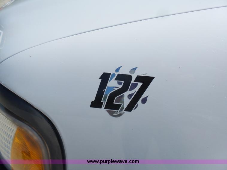 image for item K7916 2005 Ford F150 pickup truck