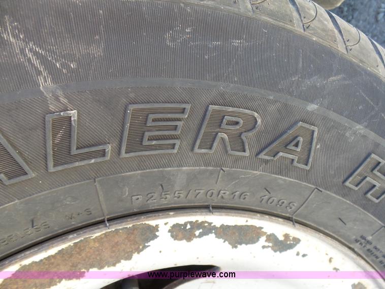 image for item K7916 2005 Ford F150 pickup truck