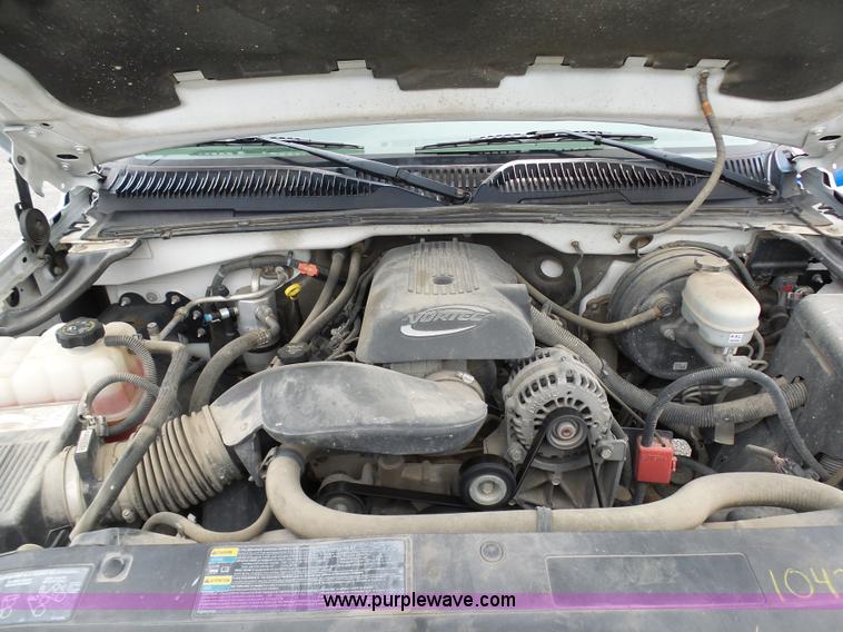 image for item K7946 2005 Chevrolet Silverado 1500 pickup truck