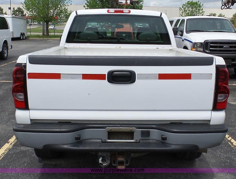 image for item K7948 2005 Chevrolet Silverado 1500 Ext. Cab pickup truck