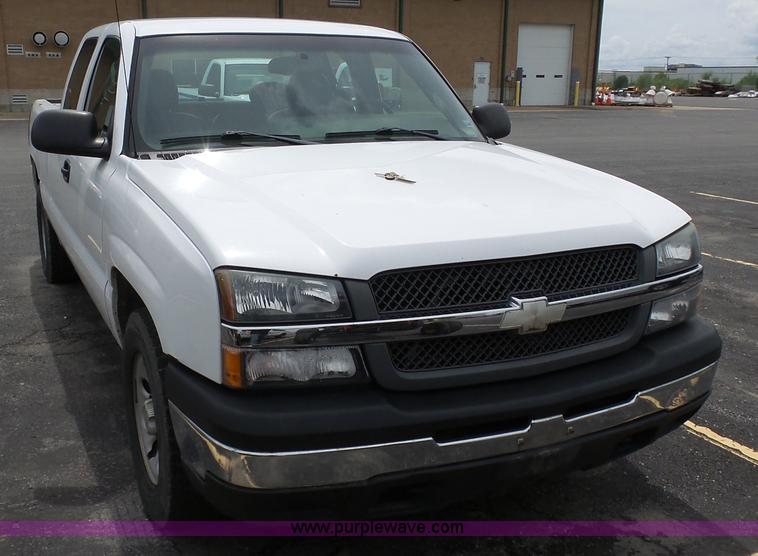 image for item K7948 2005 Chevrolet Silverado 1500 Ext. Cab pickup truck
