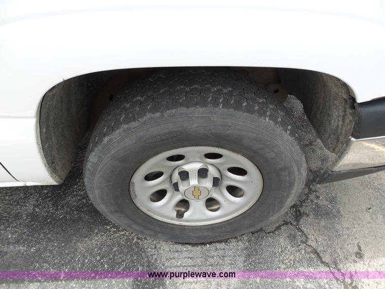 image for item K7948 2005 Chevrolet Silverado 1500 Ext. Cab pickup truck