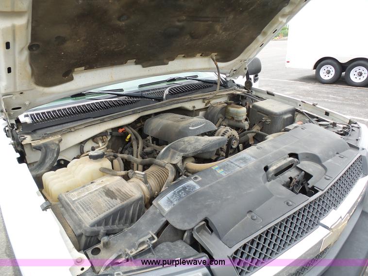 image for item K7948 2005 Chevrolet Silverado 1500 Ext. Cab pickup truck