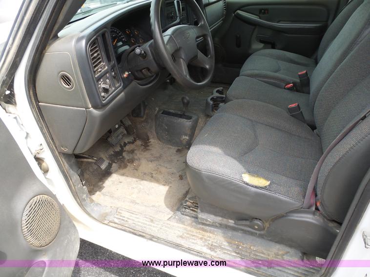 image for item K7948 2005 Chevrolet Silverado 1500 Ext. Cab pickup truck