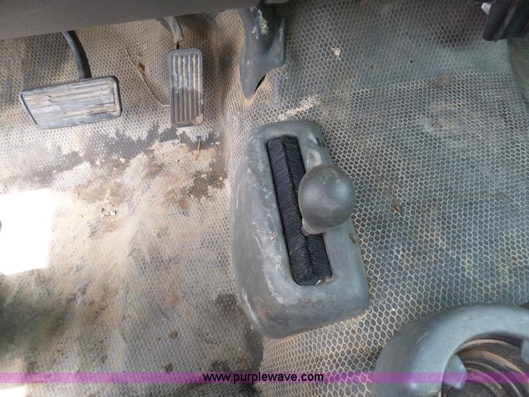 image for item K7948 2005 Chevrolet Silverado 1500 Ext. Cab pickup truck