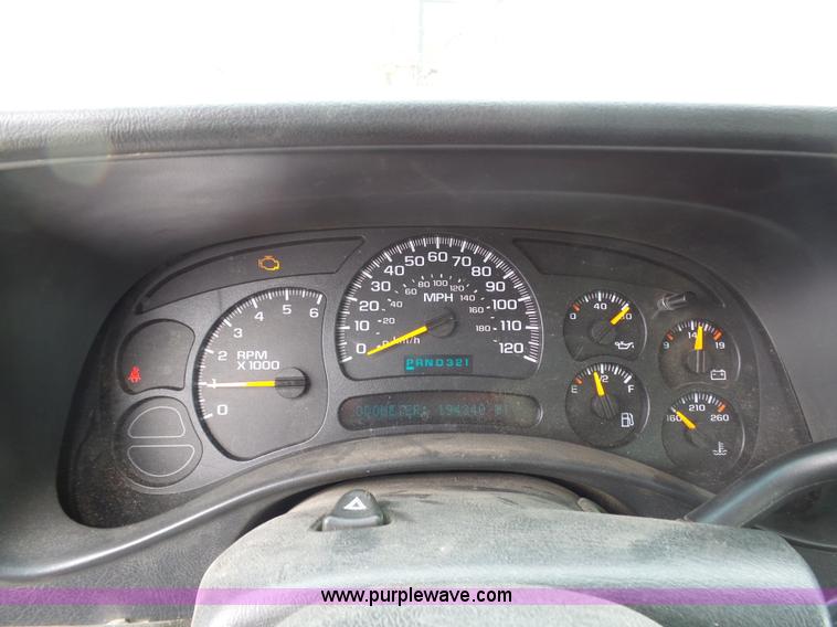 image for item K7948 2005 Chevrolet Silverado 1500 Ext. Cab pickup truck