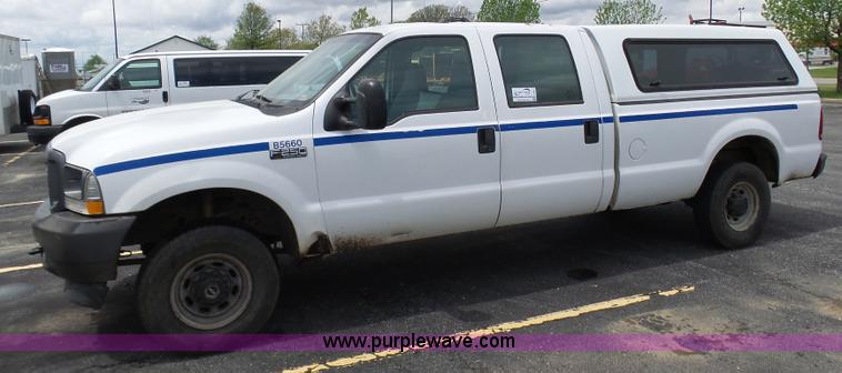 image for item K7951 2003 Ford F250 Crew Cab pickup truck