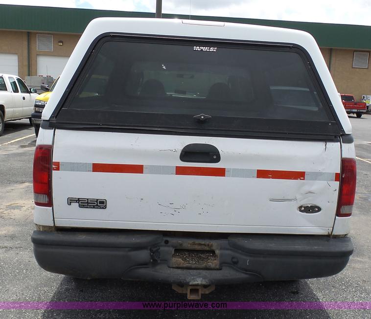 image for item K7951 2003 Ford F250 Crew Cab pickup truck