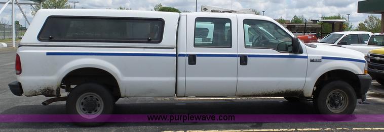 image for item K7951 2003 Ford F250 Crew Cab pickup truck