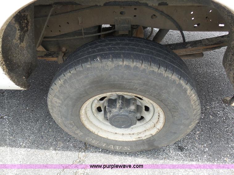 image for item K7951 2003 Ford F250 Crew Cab pickup truck