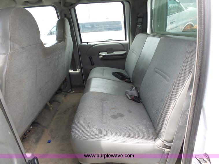 image for item K7951 2003 Ford F250 Crew Cab pickup truck