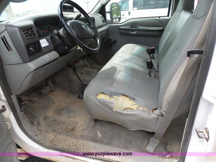 image for item K7951 2003 Ford F250 Crew Cab pickup truck