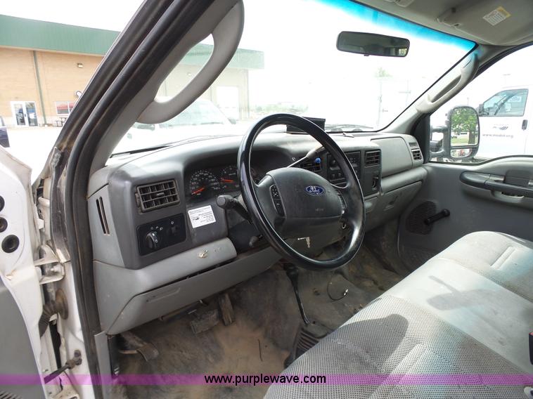 image for item K7951 2003 Ford F250 Crew Cab pickup truck