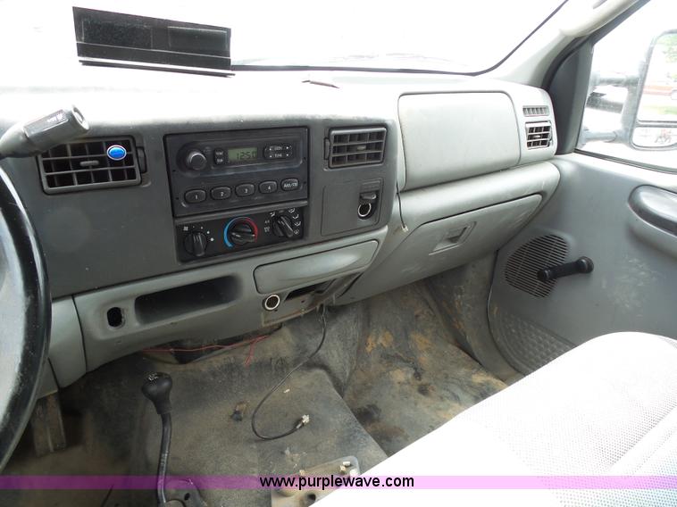image for item K7951 2003 Ford F250 Crew Cab pickup truck