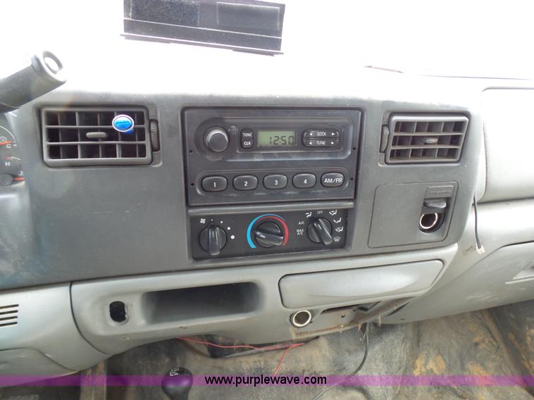 image for item K7951 2003 Ford F250 Crew Cab pickup truck