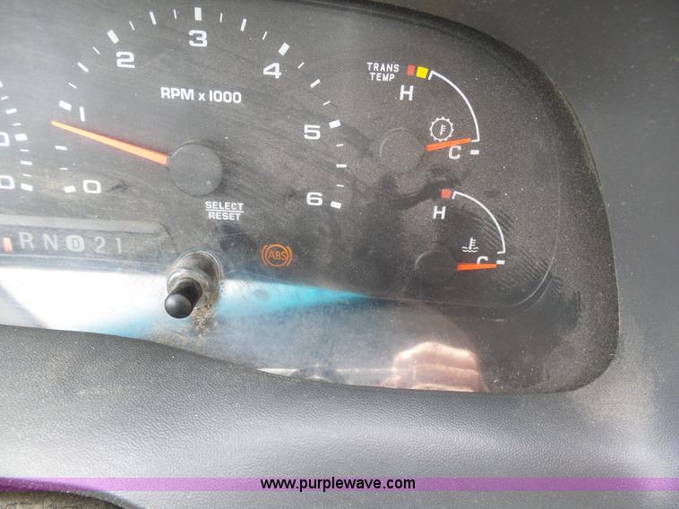 image for item K7951 2003 Ford F250 Crew Cab pickup truck