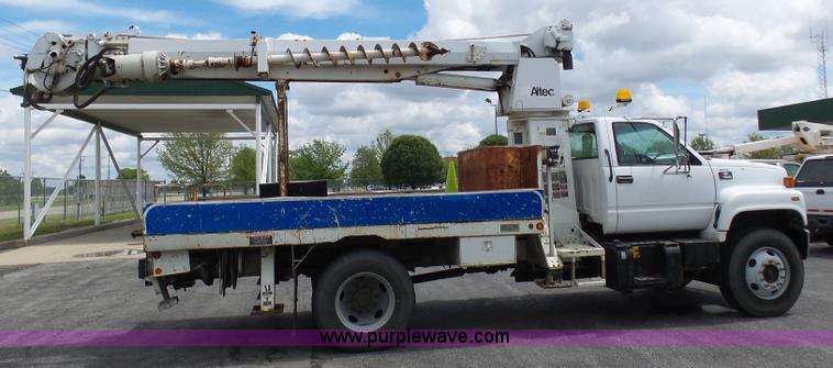 image for item K7953 2002 Chevrolet C7500 derrick digger truck