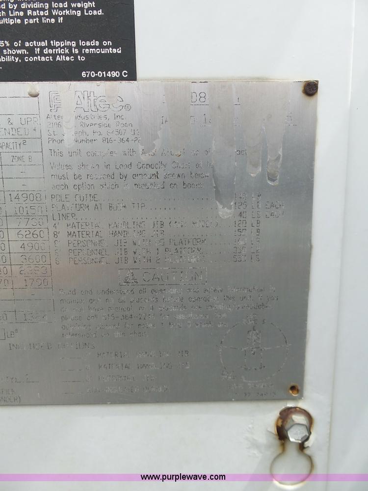 image for item K7953 2002 Chevrolet C7500 derrick digger truck